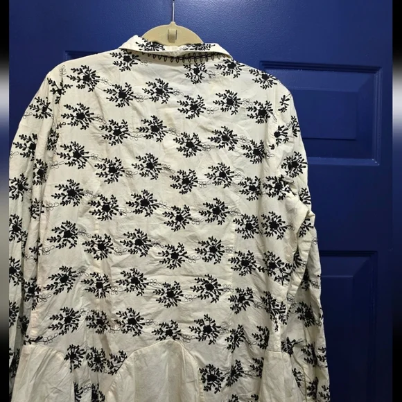 The Pyramid Collection Tunic/Dress  Embroidered Floral Button Front Cottage Sz L - Picture 6 of 7